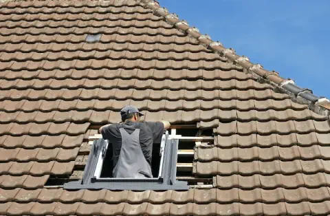 Pose de velux - La Nocle-Maulaix